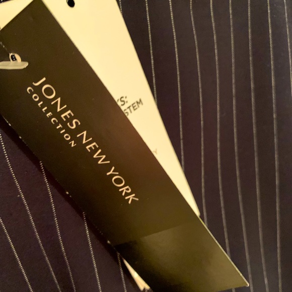 Amazing brand new Jone New York strips dress navy in white. Size : 14 - Picture 11 of 13